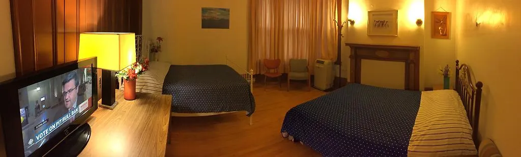 Hotel Bon Soleil Montreal