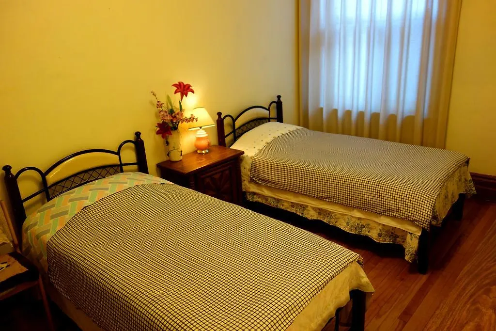 Guest house Hotel Bon Soleil Montreal Canada