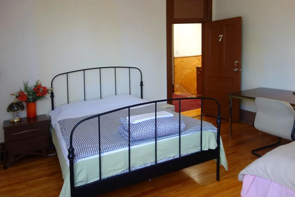 Guest house Hotel Bon Soleil Montreal
