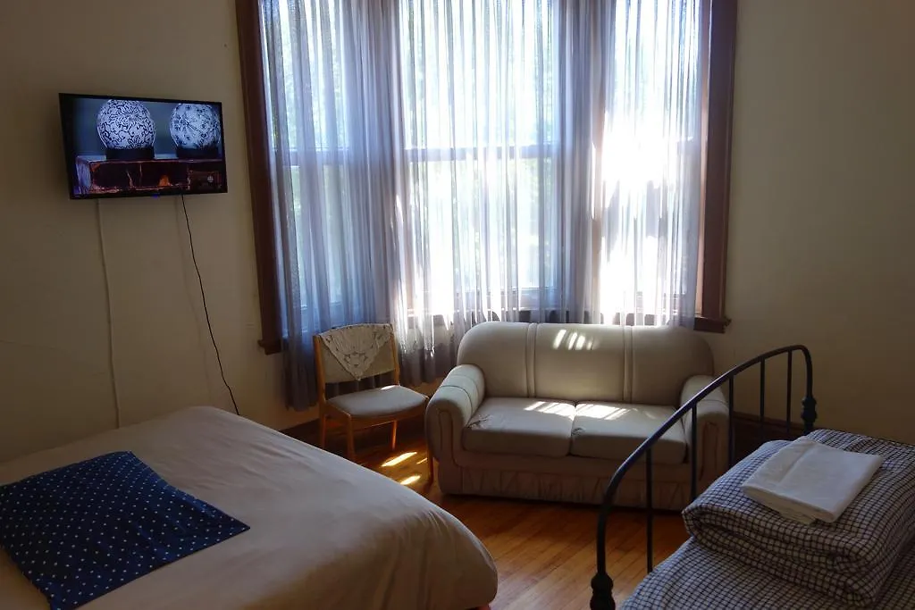 Hotel Bon Soleil Montreal Guest house