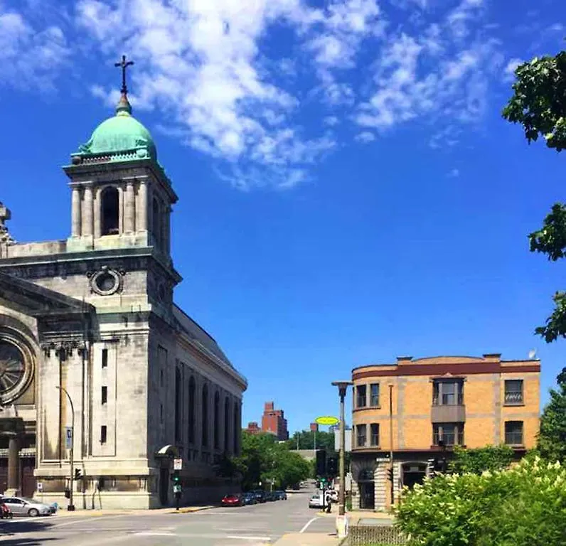 Hotel Bon Soleil Montreal