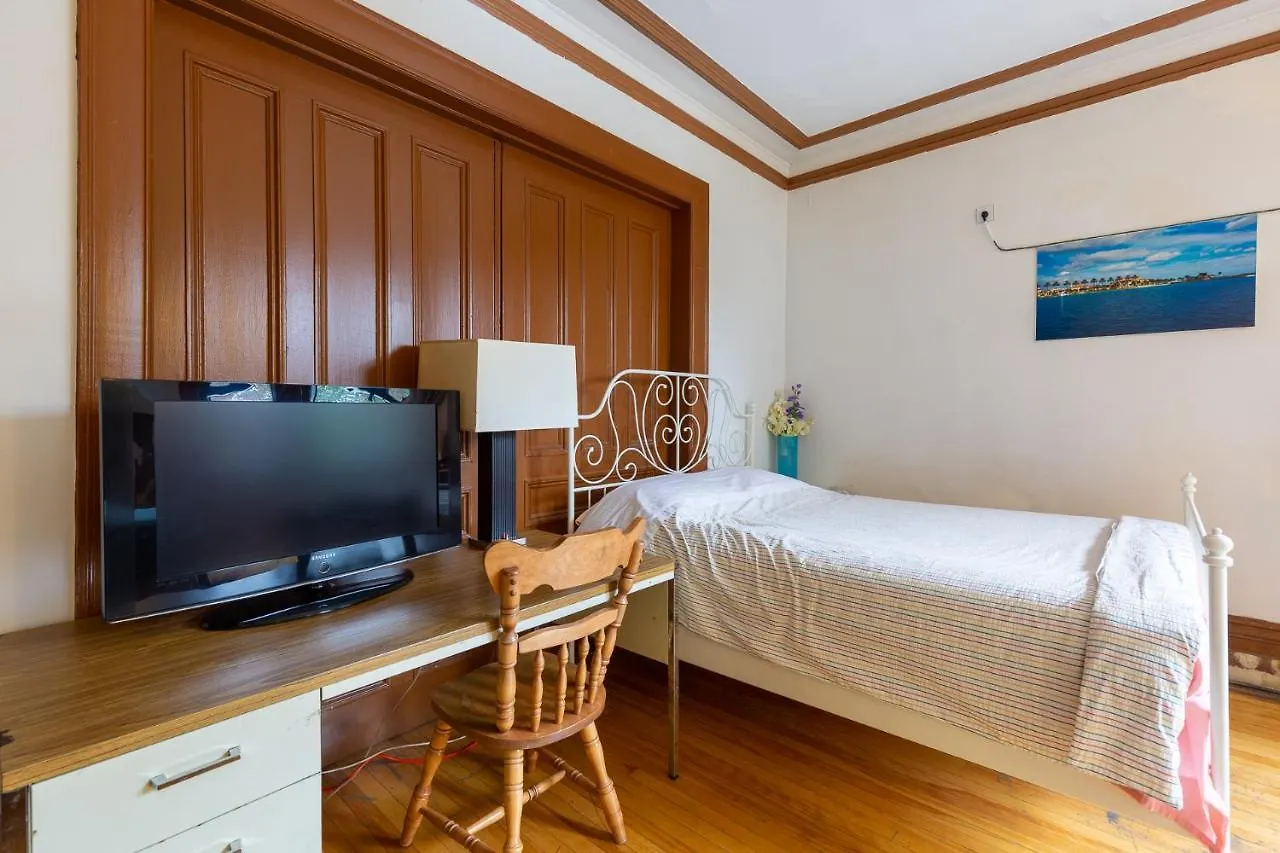 Hotel Bon Soleil Montreal