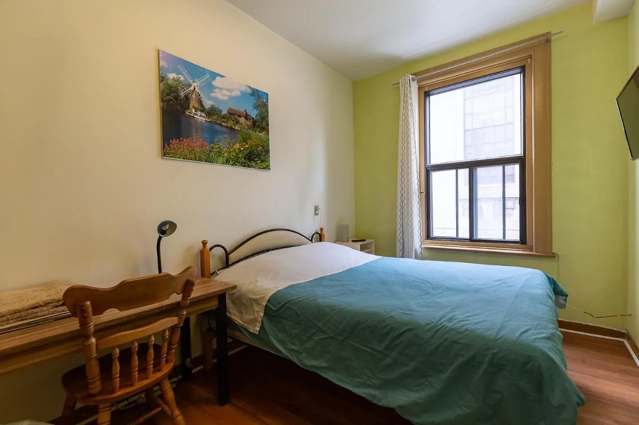 Hotel Bon Soleil Montreal 0*,