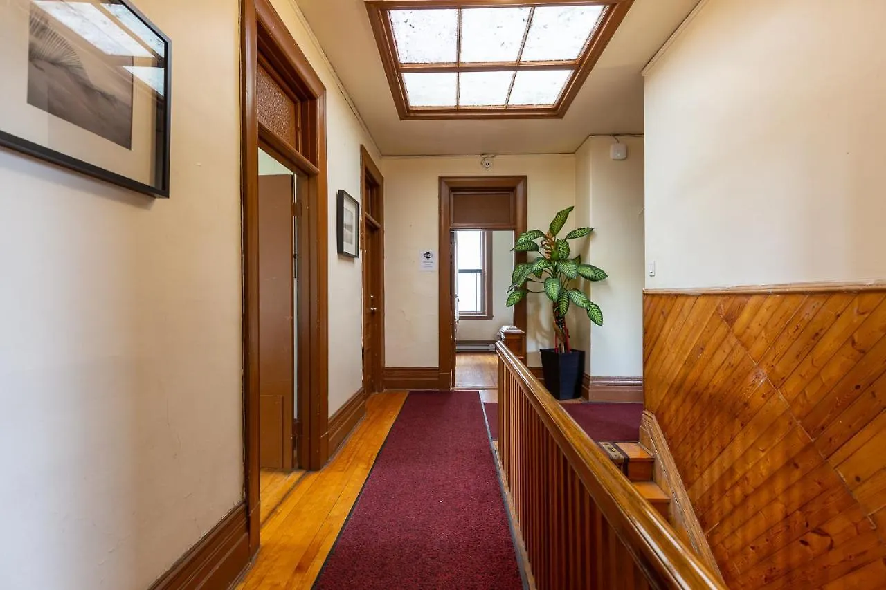 Hotel Bon Soleil Montreal Guest house
