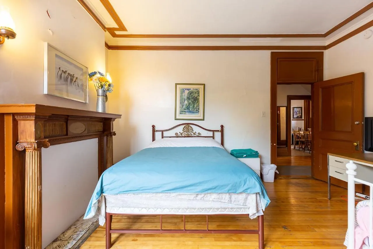 Hotel Bon Soleil Montreal Guest house